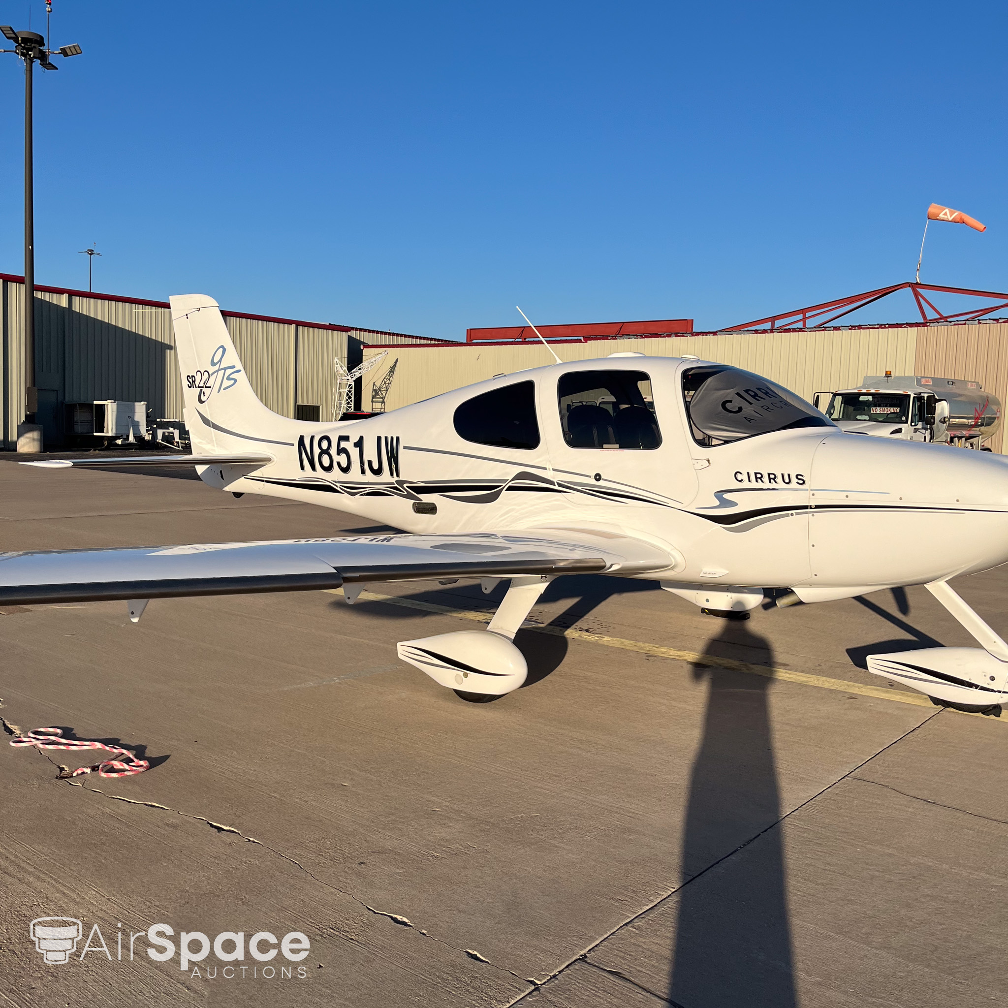 CIRRUS SR22-G2 aircraft image
